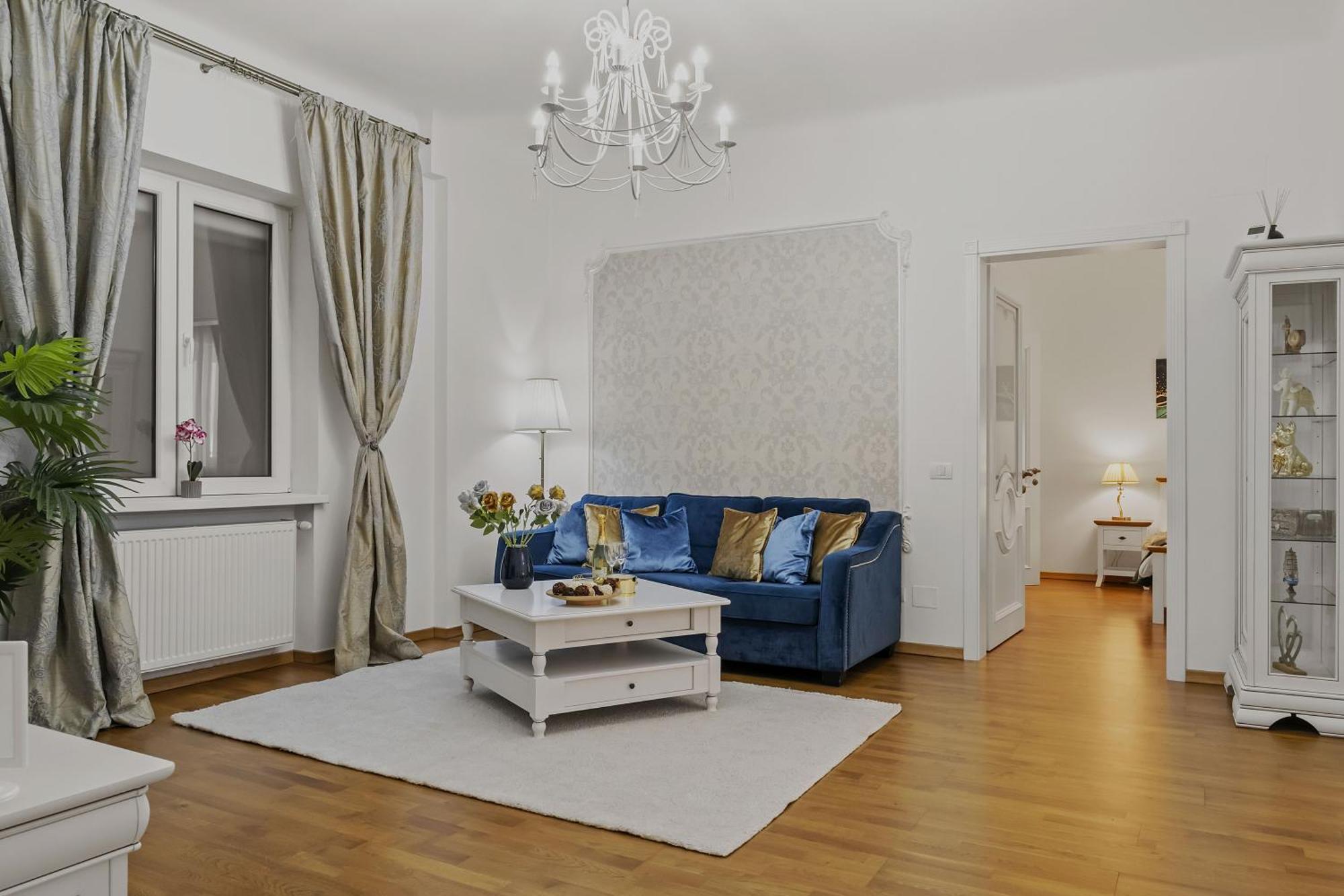 Sweet Luxury Three Rooms Apartment City Center Universitate Bukarest Exterior foto