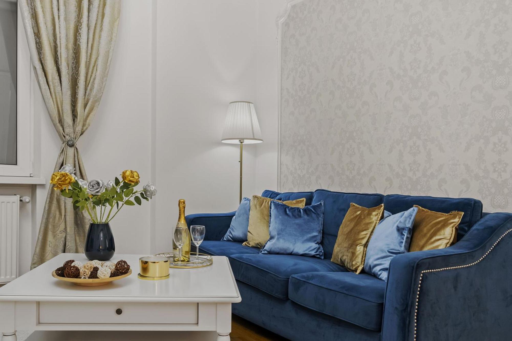 Sweet Luxury Three Rooms Apartment City Center Universitate Bukarest Exterior foto